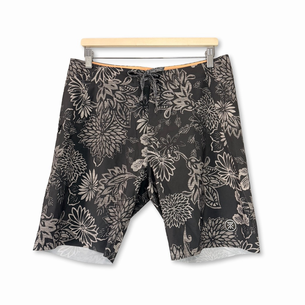 ROARK Savage Fuzed Gardens Boardshorts Men's Size 32 Swim Trunks Gray Floral